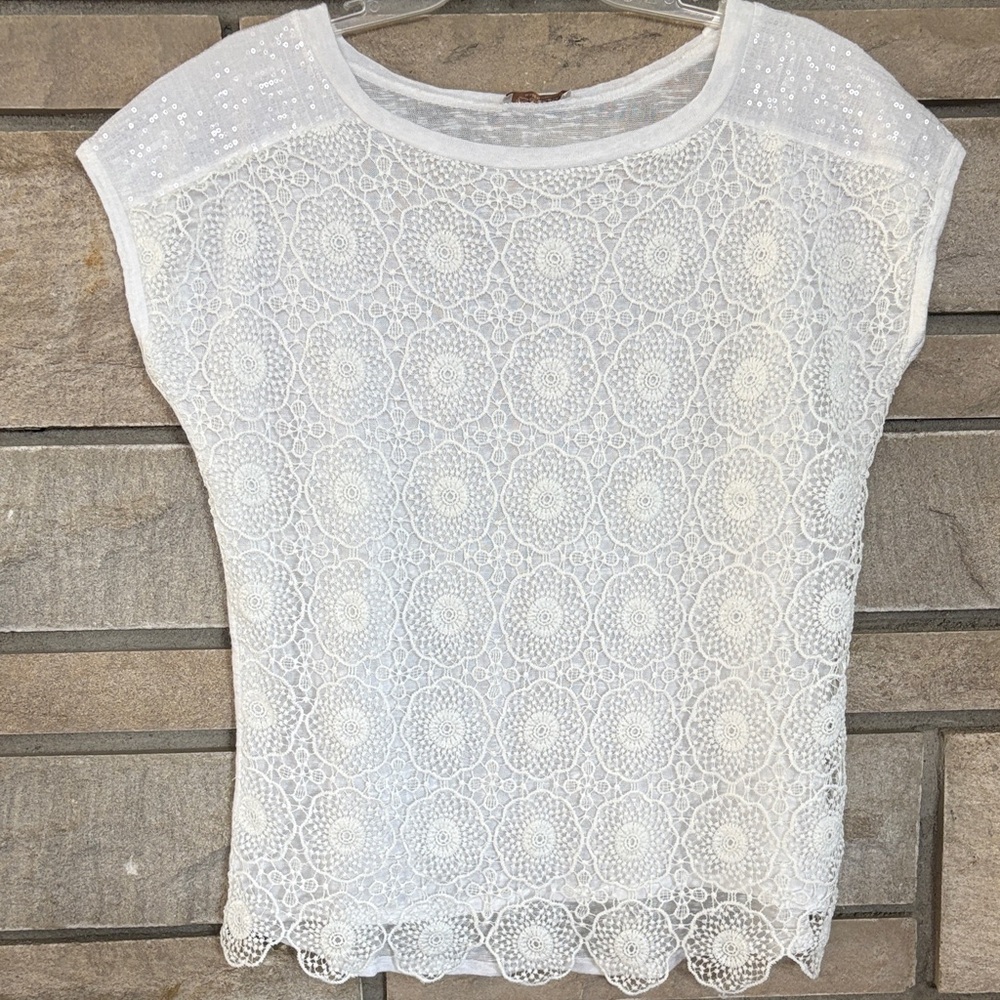 Italian White Lace Crochet Cap Sleeve Sequins Top